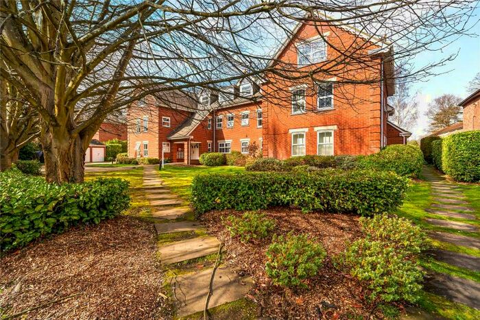 2 Bedroom Apartment To Rent In Horsell, Woking, GU21