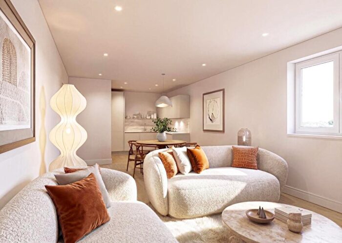 2 Bedroom Apartment For Sale In Lumina Court, Orpington, BR6
