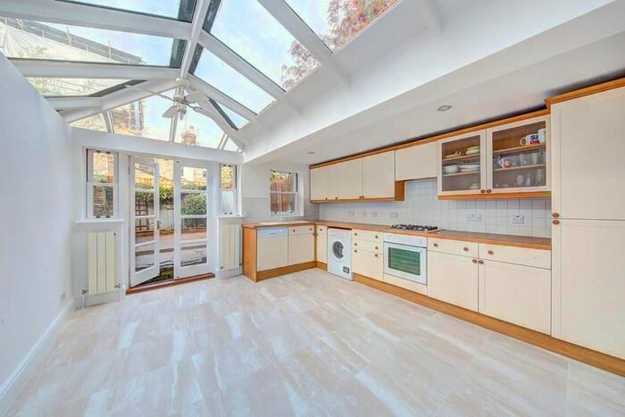 3 Bedroom Terraced House To Rent In Heath Road, London, SW8