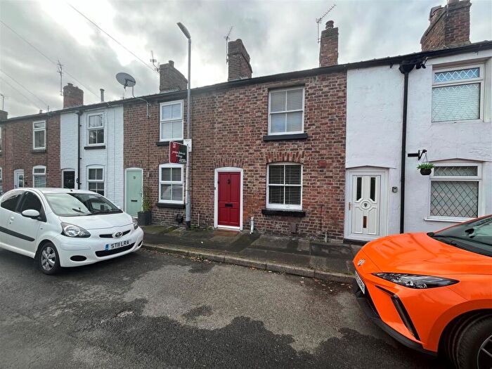 2 Bedroom Terraced House To Rent In Mount Terrace, Macclesfield, Cheshire, SK11