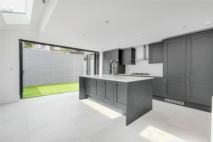 4 Bedroom Property To Rent In Ingelow Road, Diamond Conservation Area, SW8