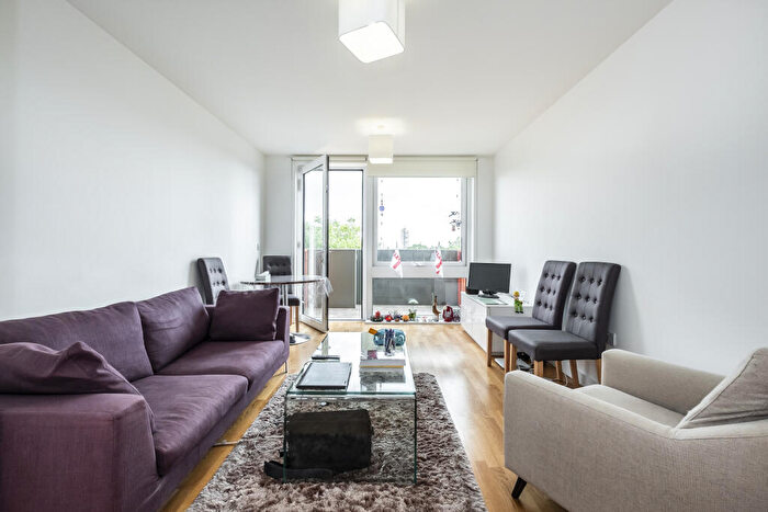 1 Bedroom Apartment To Rent In Icon Apartments, Stepney Green, E1