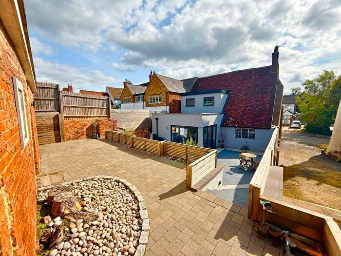 4 Bedroom Cottage For Sale In Watling Street, Little Brickhill, MK17