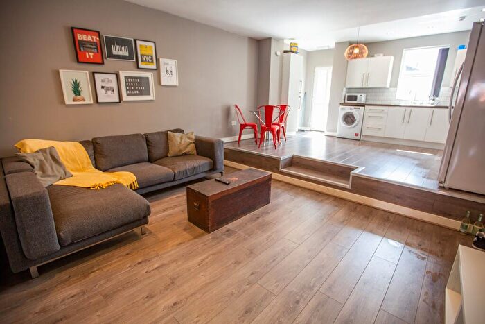 1 Bedroom House To Rent In Aigburth Road, L17