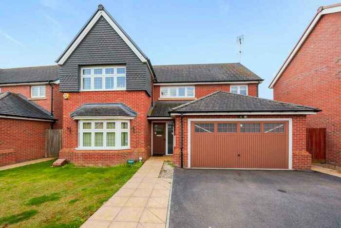 4 Bedroom Detached House To Rent In Bunting Lane, Jennett`s Park, RG12