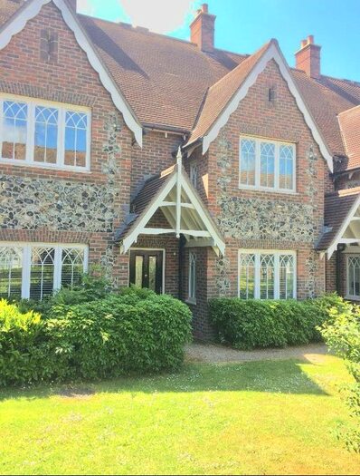 3 Bedroom Detached House To Rent In Walled Garden Close, Beckenham, BR3