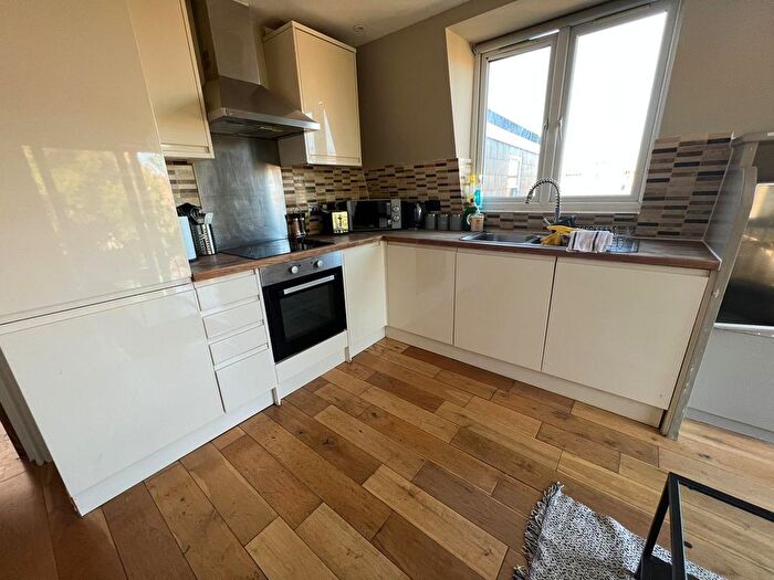 2 Bedroom Flat To Rent In Naylor Road, London, SE15