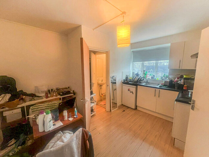 1 Bedroom Flat To Rent In Holloway Road, N7