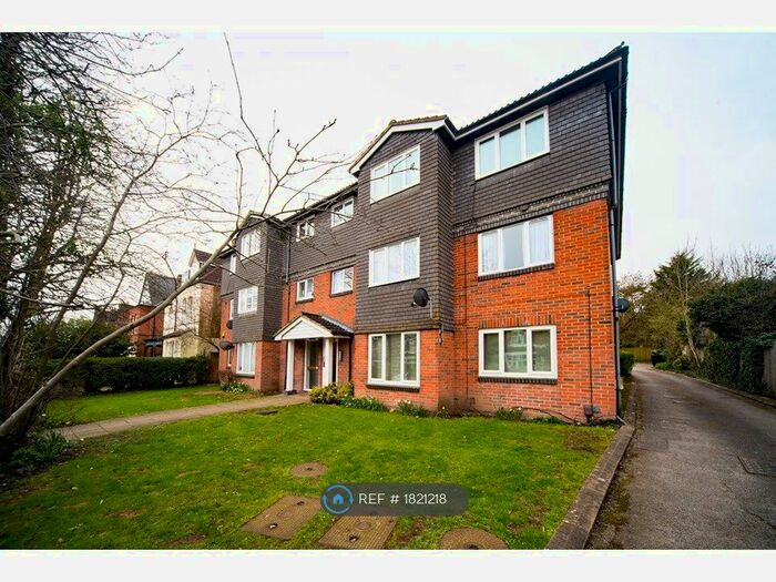 2 Bedroom Flat To Rent In Holmes Court, London, SE19