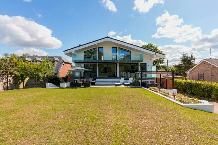 4 Bedroom Detached House To Rent In Ham Island, Old Windsor, Windsor, SL4