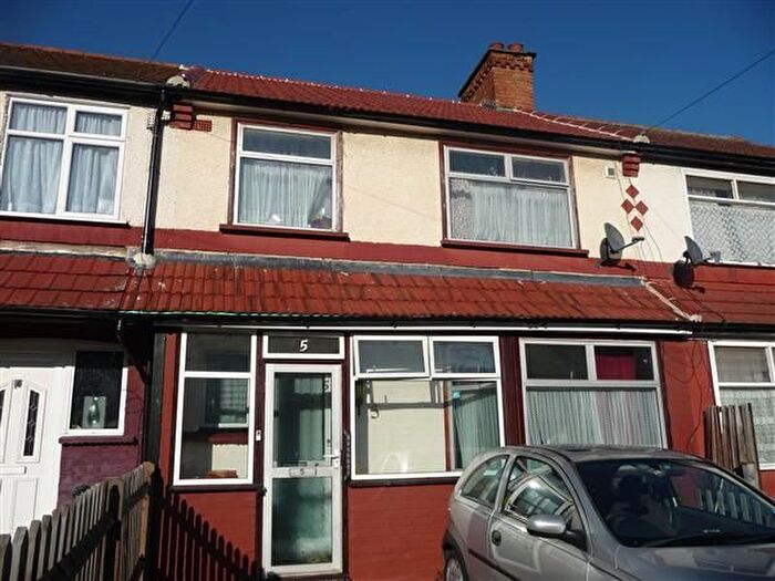 4 Bedroom Terraced House To Rent In Avondale Road, Harrow, HA3