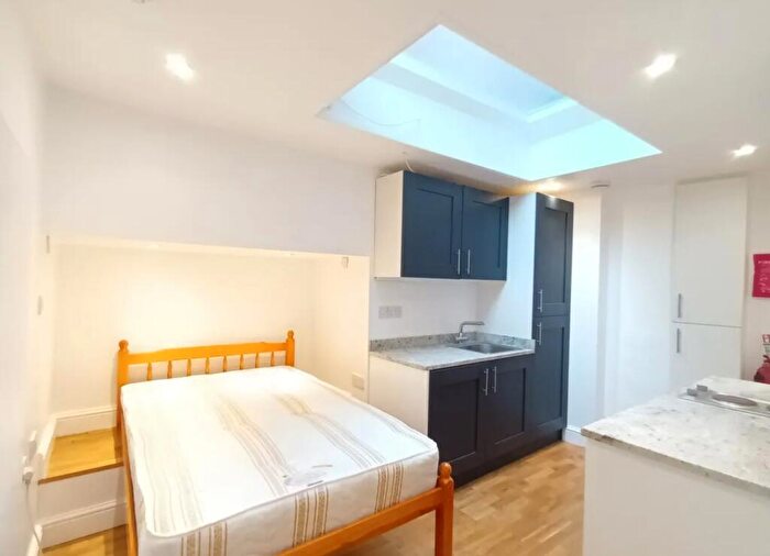Flat To Rent In Rosslyn Hill, Belsize Park, NW3