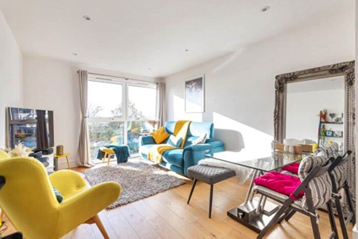 2 Bedroom Flat To Rent In Skerne Road, Kingston Upon Thames, KT2