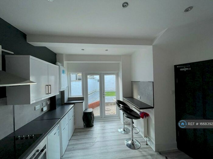 4 Bedroom Semi-Detached House To Rent In Erskine Street, Aberdeen, AB24