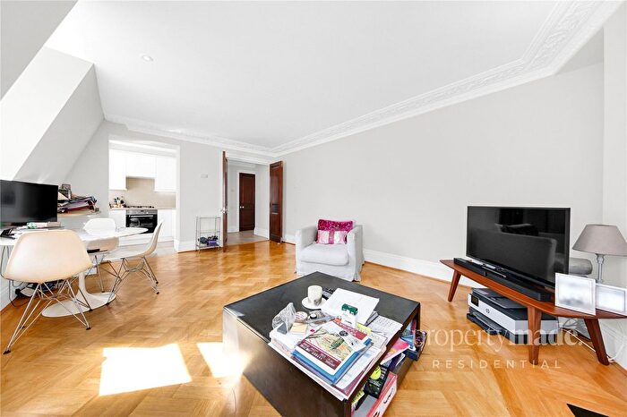 2 Bedroom Flat To Rent In Observatory Gardens, Kensington, London, W8