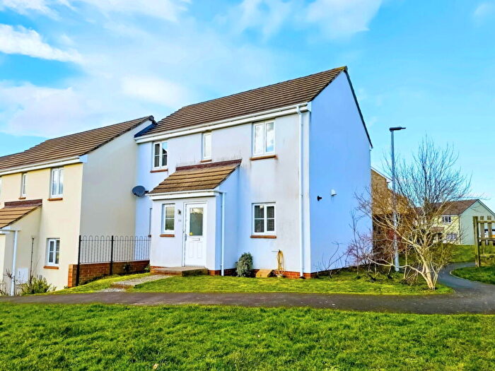 3 Bedroom Semi-Detached House For Sale In Honey Close, Bideford, EX39