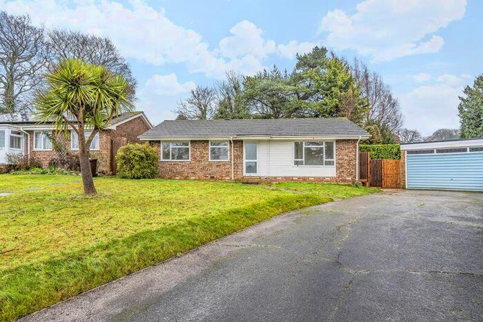 3 Bedroom Bungalow To Rent In Pound Close, Headley, GU35