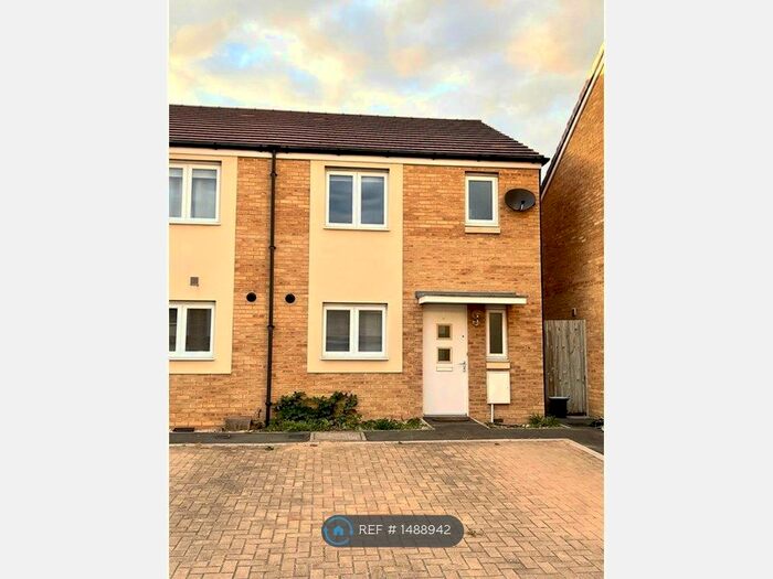 3 Bedroom End Of Terrace House To Rent In Tall Elms Road, Patchway, Bristol, BS34