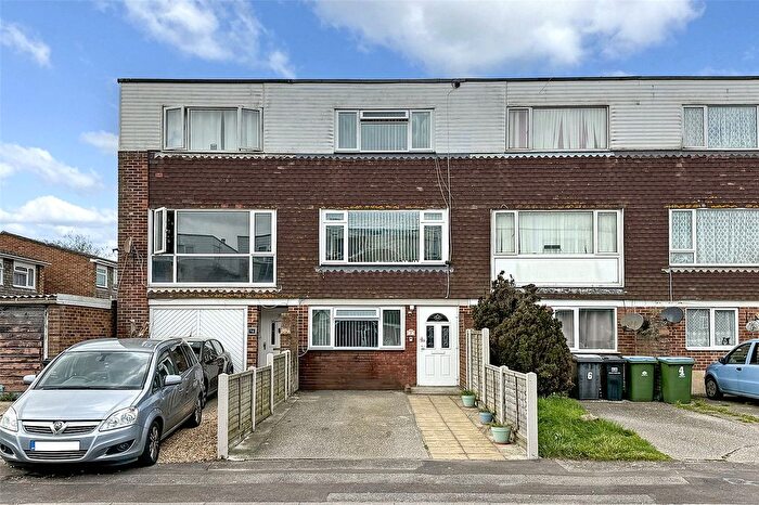 3 Bedroom Terraced House For Sale In Cherry Croft, Wick, Littlehampton, West Sussex, BN17