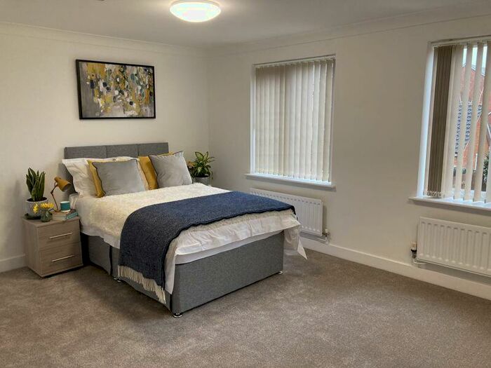 House Of Multiple Occupation To Rent In Violet Close, Corby, NN18