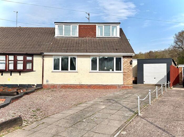 3 Bedroom Bungalow For Sale In Wordsworth Road, The Straits, DY3