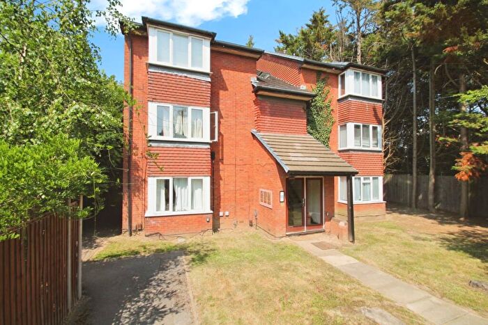 Studio For Sale In Mead Avenue, Langley, SL3