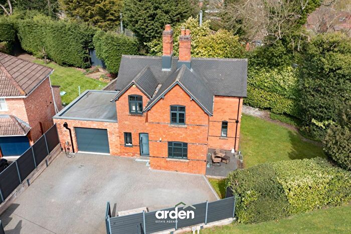 4 Bedroom Detached House For Sale In Hewell Lane, Barnt Green, B45