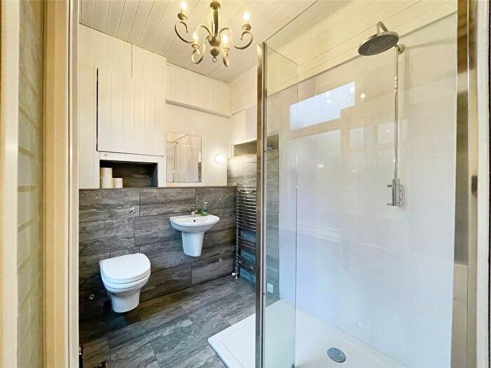 1 Bedroom Flat For Sale In Gloucester Road, Cirencester, Gloucestershire, GL7