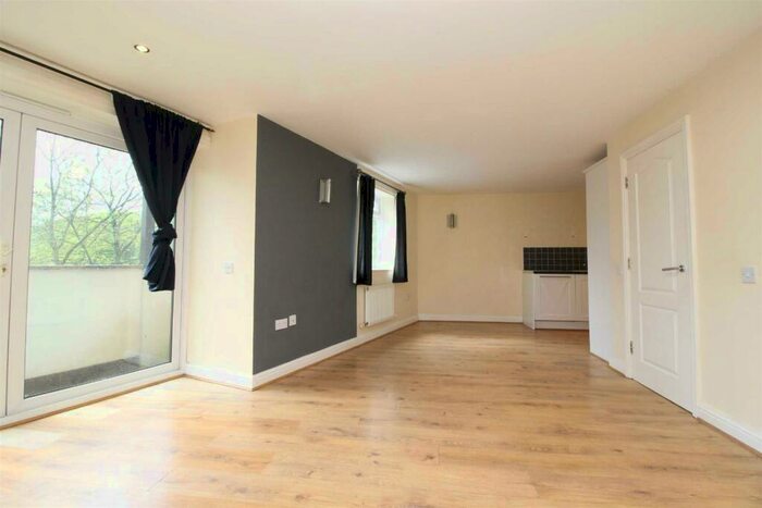 2 Bedroom Flat To Rent In Sylvan Court, Union Road, New Mills, High Peak, SK22