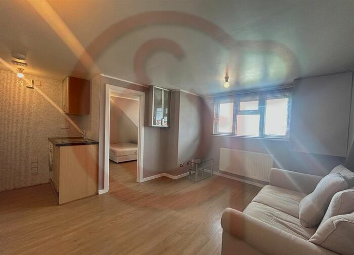 1 Bedroom Flat To Rent In Noel Road, Acton, W3