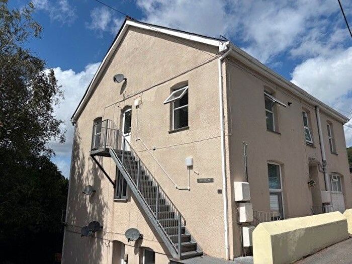 3 Bedroom Flat To Rent In Trenance Road, St. Austell, PL25
