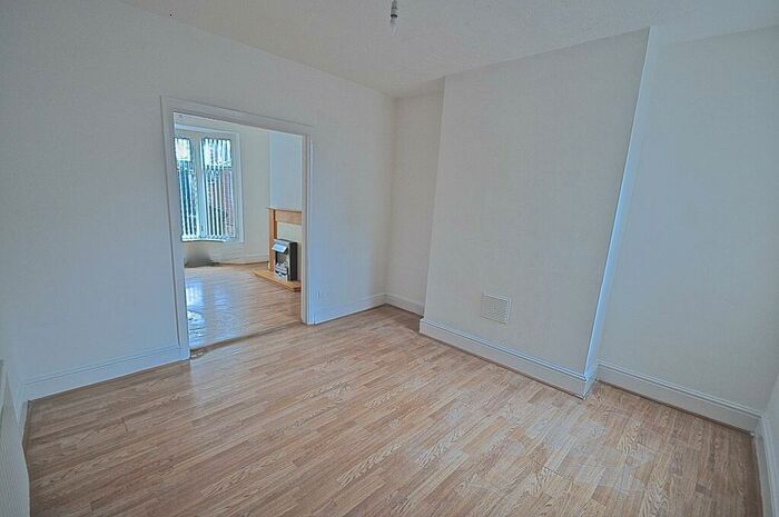 2 Bedroom End Of Terrace House To Rent In Orpington Villas, Hull, North Humberside, HU9