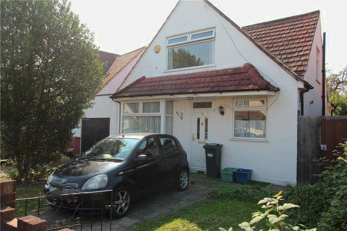 3 Bedroom Bungalow To Rent In Hamilton Crescent, Hounslow, TW3