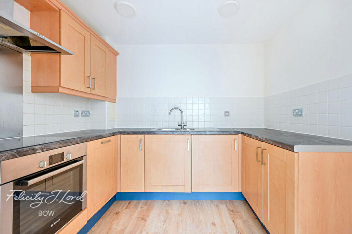 1 Bedroom Apartment For Sale In Locksons Close, London, E14