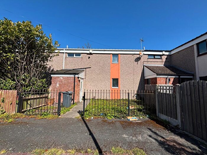 3 Bedroom House To Rent In Heathy Rise, B32