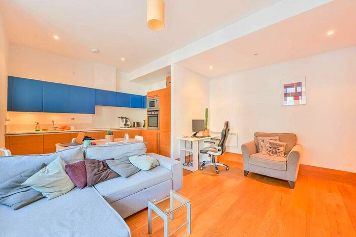 1 Bedroom Flat To Rent In Leman Street, Aldgate, London, E1