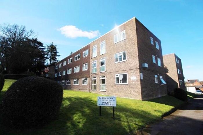 2 Bedroom Maisonette For Sale In Baron Court, Reading, RG30