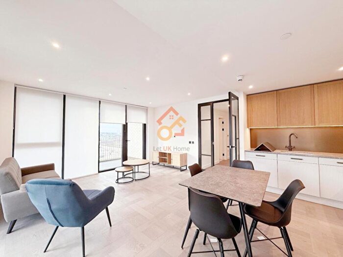 2 Bedroom Apartment To Rent In Boxwood Gardens, London, E1W