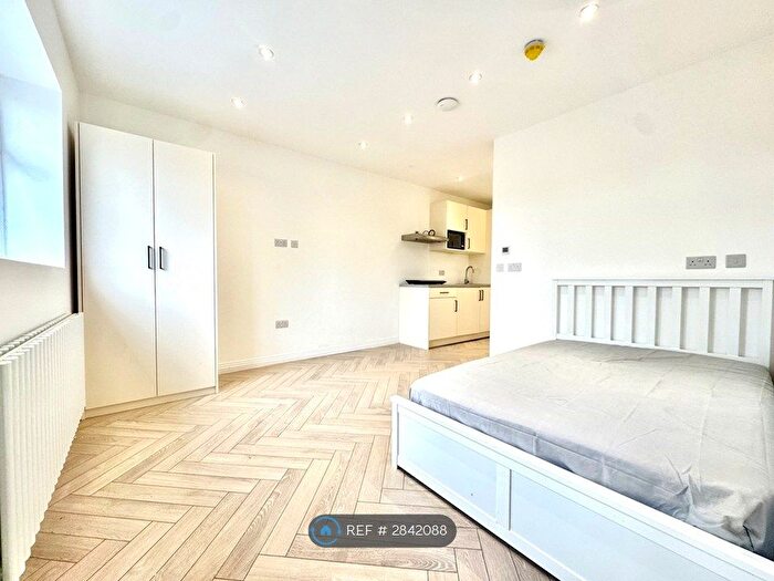 Studio To Rent In Streatfield Road, Harrow, HA3