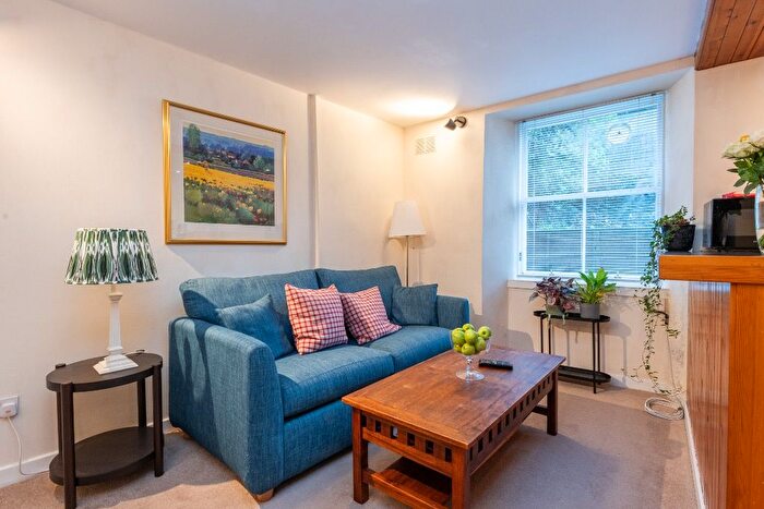 1 Bedroom Flat To Rent In St Stephens Street, Stockbridge, Edinburgh, EH3