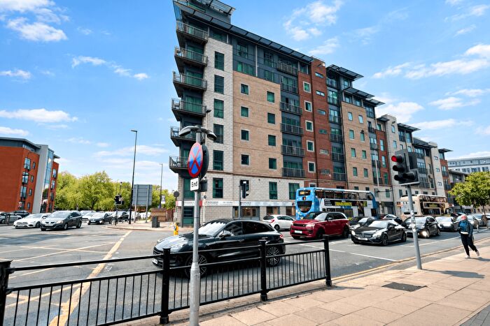 2 Bedroom Apartment For Sale In City Point, Chapel Street, Salford, M3
