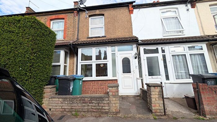 2 Bedroom Property To Rent In Chester Road, Watford, WD18