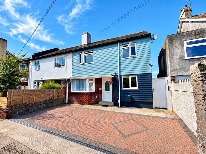 1 Bedroom Flat For Sale In Drew Street, Brixham, TQ5