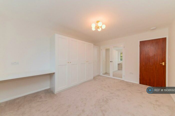 2 Bedroom Flat To Rent In Aran Drive, Stanmore, HA7