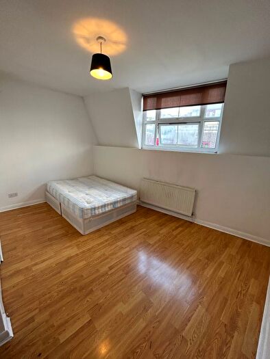 2 Bedroom Flat To Rent In Quaker Street, London, E1