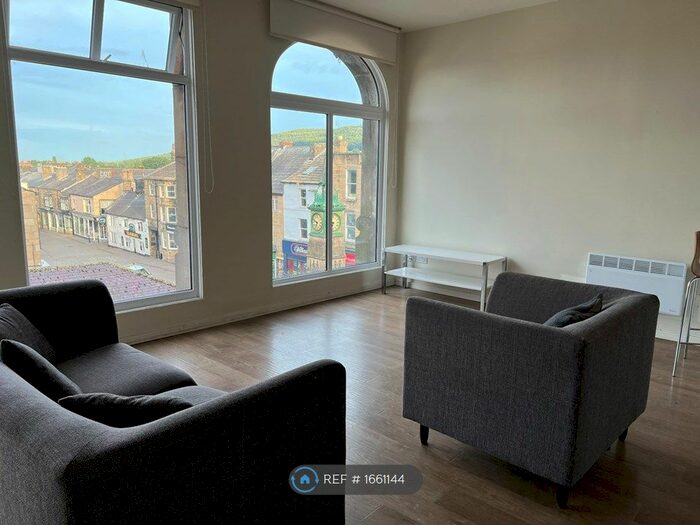 2 Bedroom Flat To Rent In Kirkgate, Otley, LS21