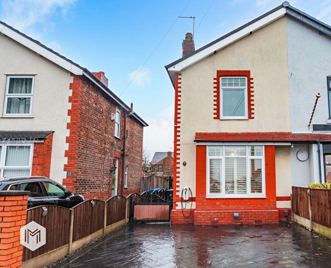 3 Bedroom Semi-Detached House For Sale In School Road, Warrington, Cheshire, Uk, WA2