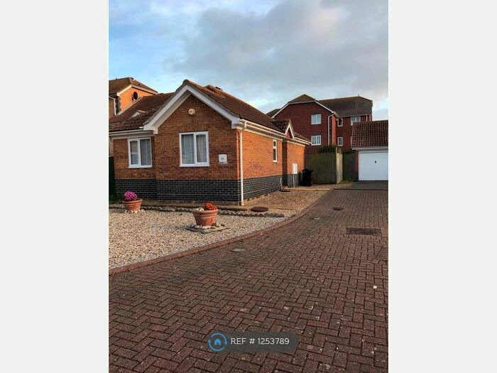 2 Bedroom Bungalow To Rent In Deal Close, Clacton-On-Sea CO15