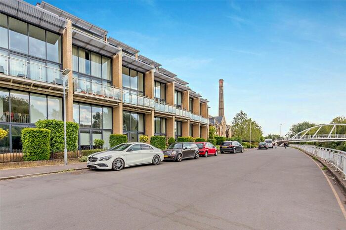 2 Bedroom Flat To Rent In Water View, Riverside, Cambridge, CB5