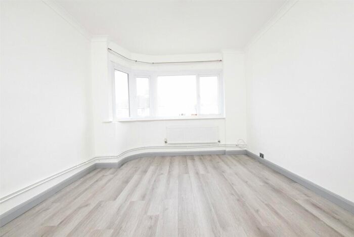 2 Bedroom Maisonette To Rent In Erith Crescent, Collier Row, Romford, RM5